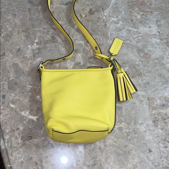 🌟💼SALE💼🌟Coach mini crossbody bucket bag - Picture 2 of 3